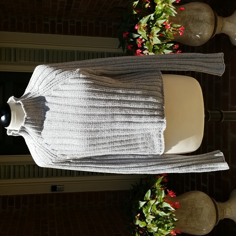 American Eagle Outfitters High Neck Pullover Sweater - Picture 4 of 13